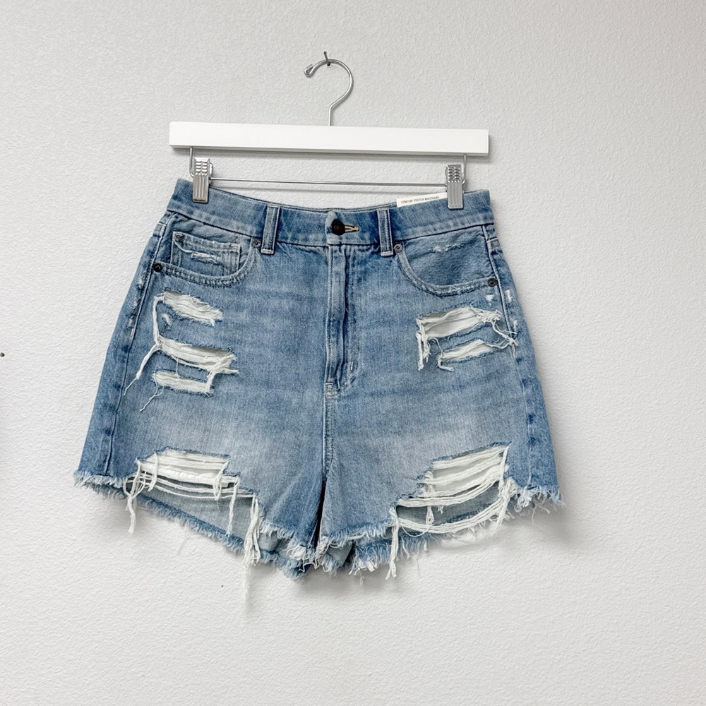 NWT American Eagle Distressed Denim Shorts (Size 6)